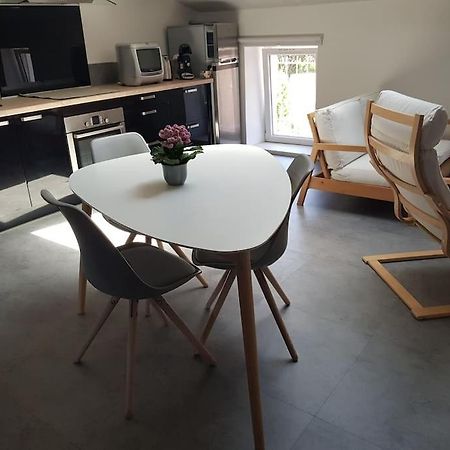 Petite Maison Type Loft En Plein Bourg D'Ambazac 외부 사진