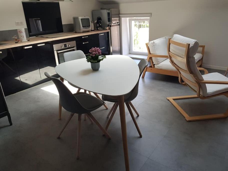 Petite Maison Type Loft En Plein Bourg D'Ambazac 외부 사진